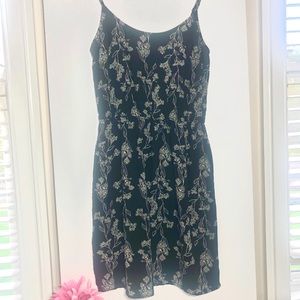 🦋 3/ $20 NWT Black & white summer dress